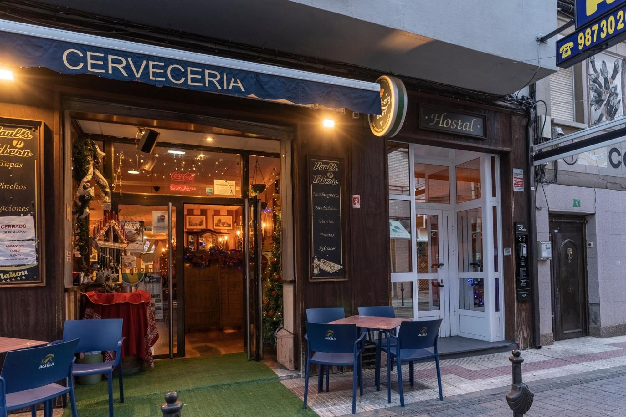 Hostal Julio Cesar La Virgen del Camino Bagian luar foto