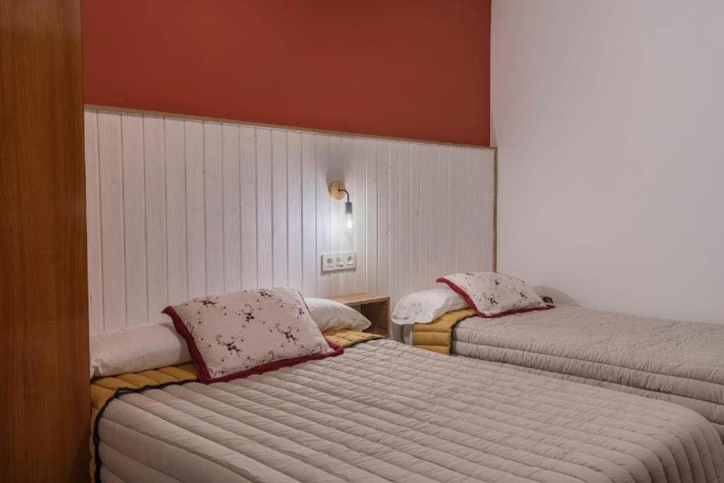 Hostal Julio Cesar La Virgen del Camino Bagian luar foto